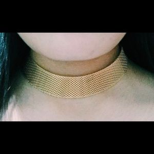 Gold thick choker